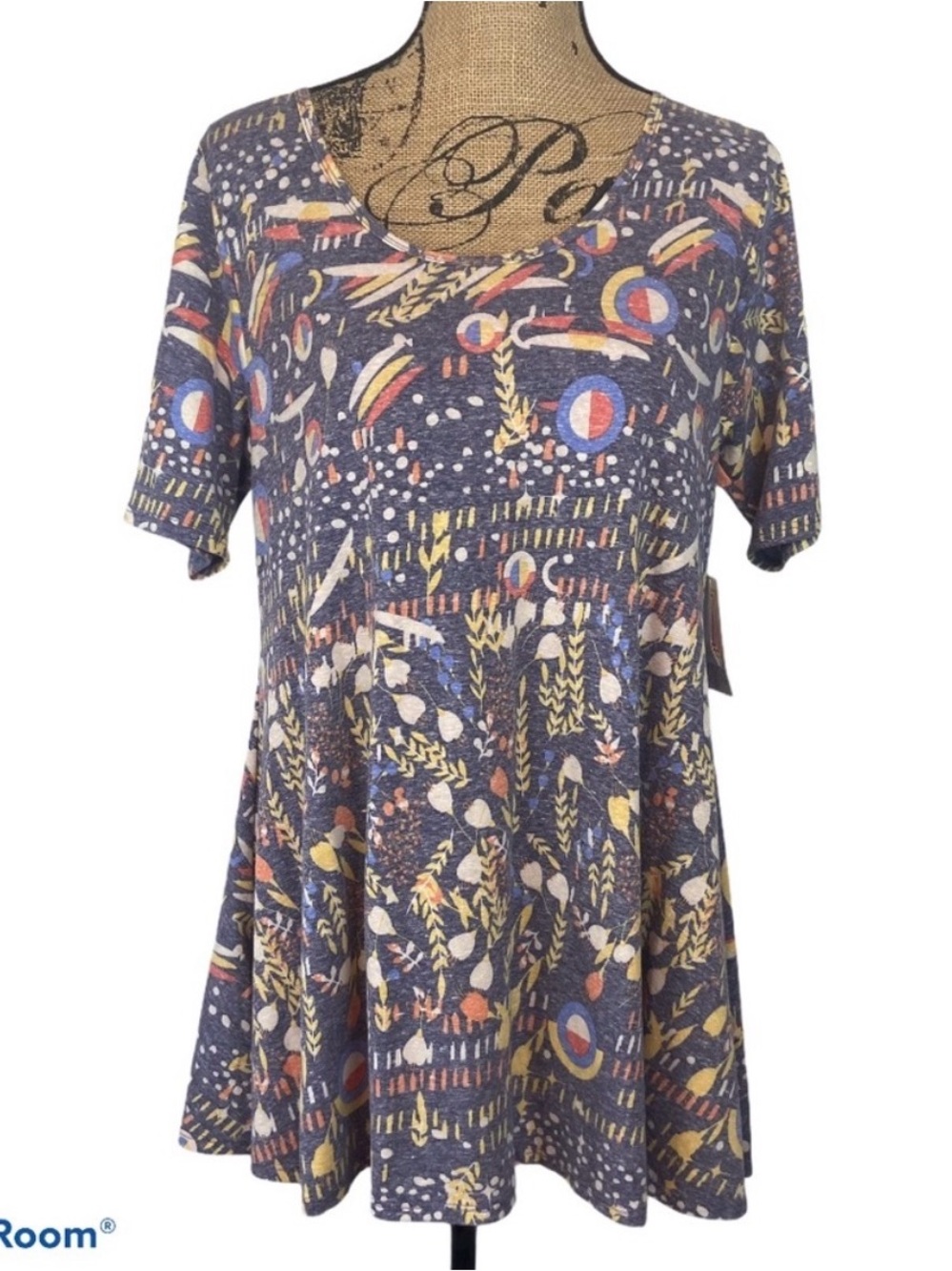LuLaRoe Perfect T Gray Red Geometric Swing Top M NWT